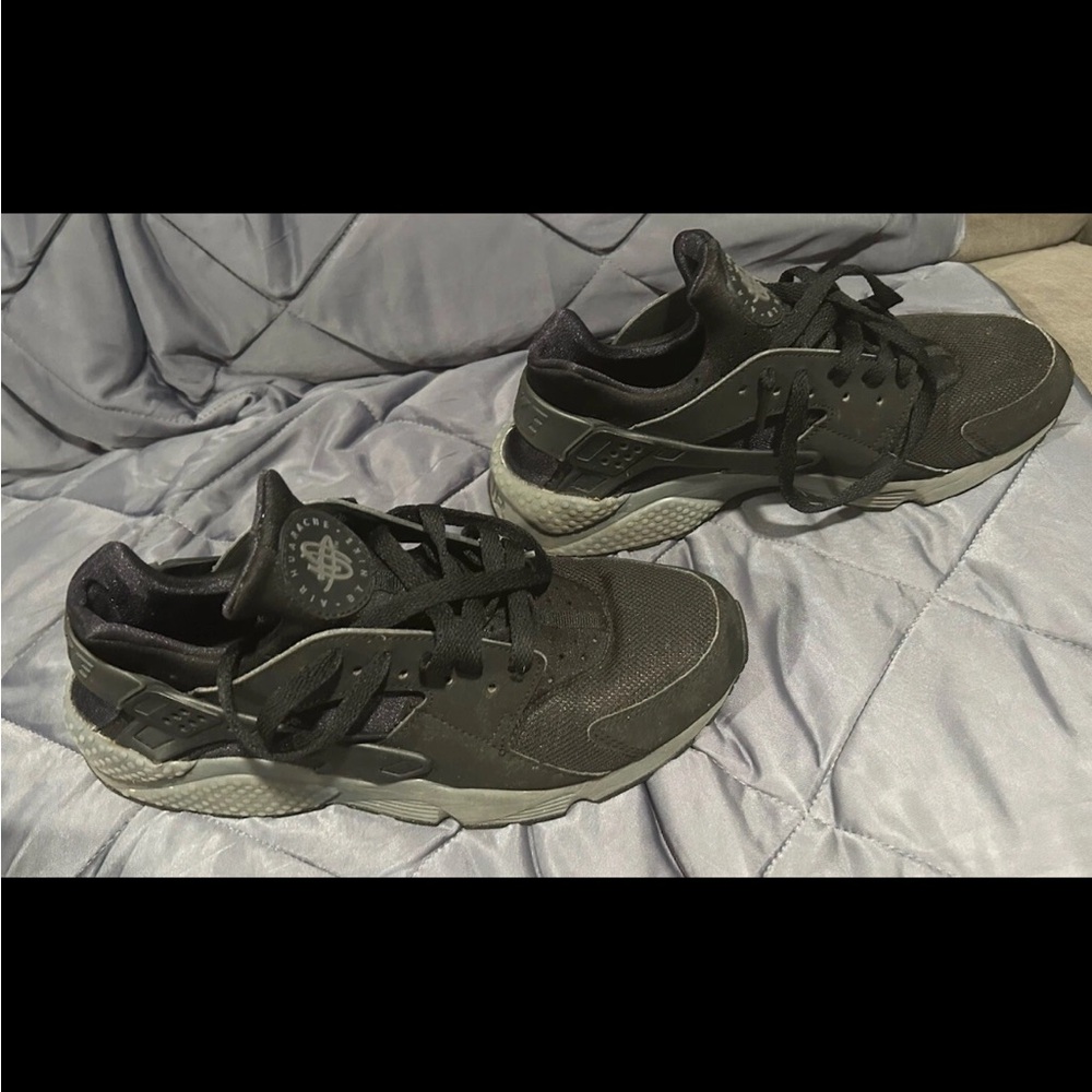 Nike Black Athletic Sneakers